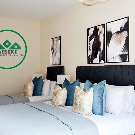 Aisiki Living At Alexandra Road, 2-Bedroom & 2-Bathroom With King Or Twin Beds And With Free Wi-Fi & Parking Watford  Esterno foto