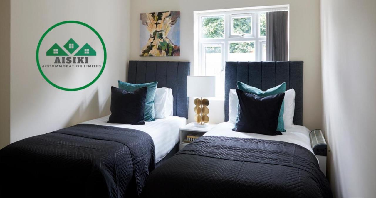 Aisiki Living At Alexandra Road, 2-Bedroom & 2-Bathroom With King Or Twin Beds And With Free Wi-Fi & Parking Watford  Esterno foto