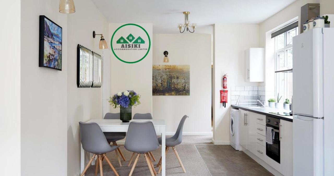 Aisiki Living At Alexandra Road, 2-Bedroom & 2-Bathroom With King Or Twin Beds And With Free Wi-Fi & Parking Watford  Esterno foto